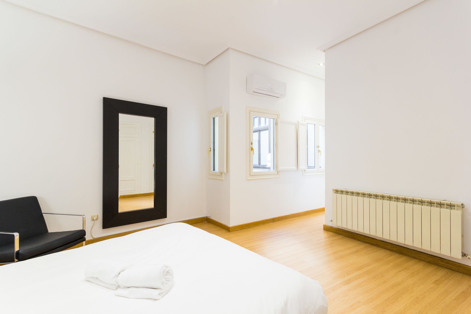 Apartamentos Mlr San Gines Madrid Bagian luar foto