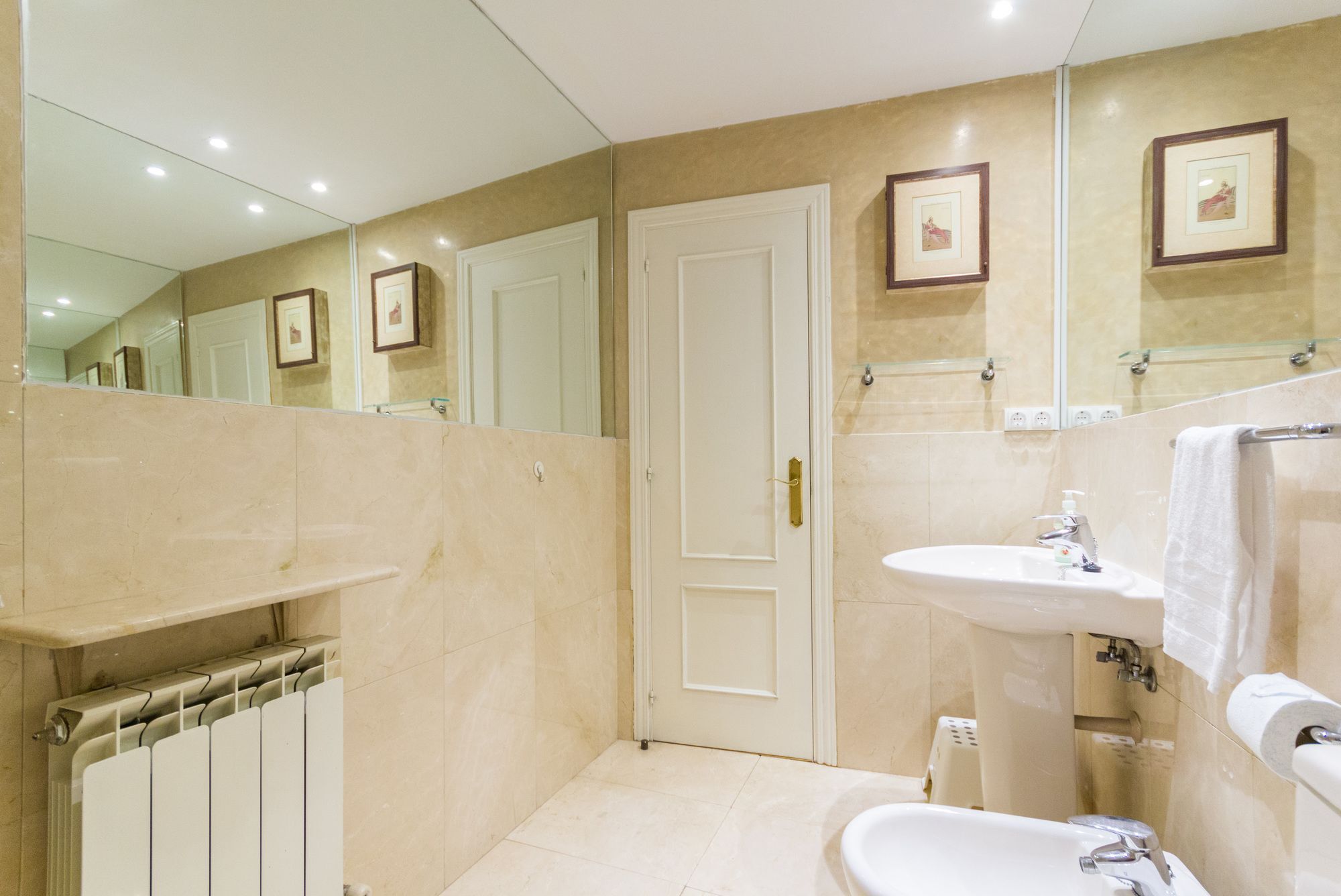 Apartamentos Mlr San Gines Madrid Bagian luar foto