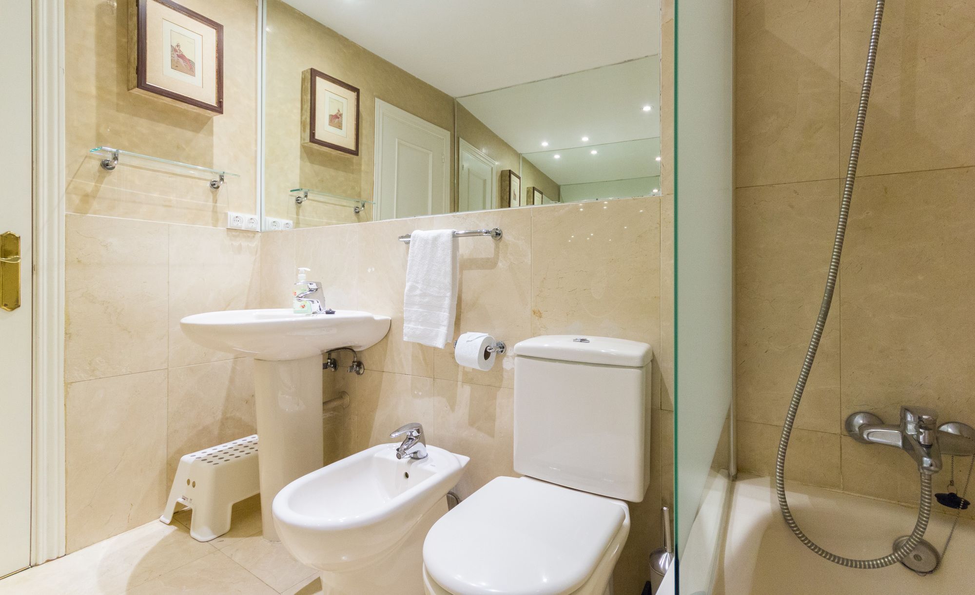 Apartamentos Mlr San Gines Madrid Bagian luar foto