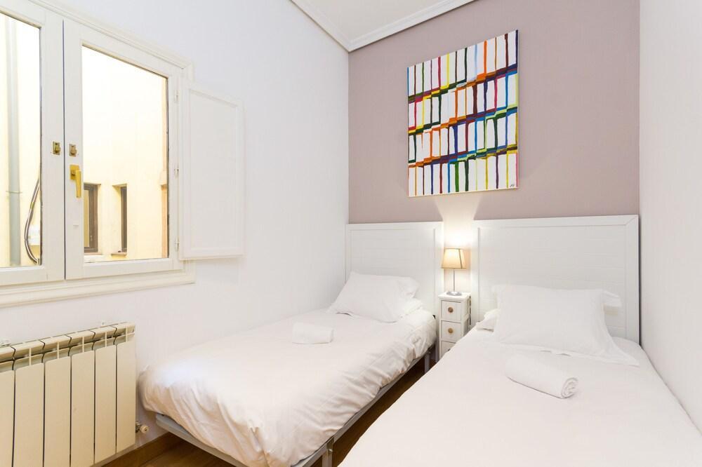 Apartamentos Mlr San Gines Madrid Bagian luar foto